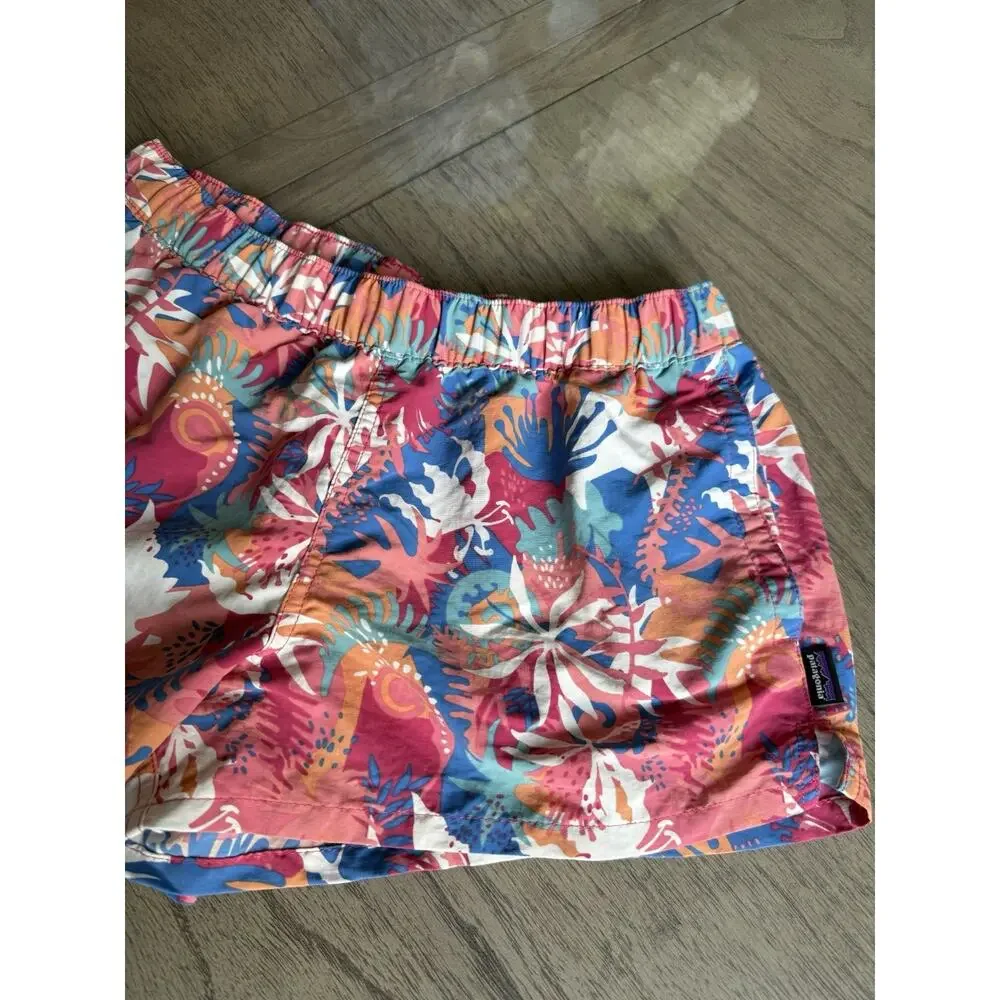 Patagonia Barely Baggies 2.5 Inch Inseam Shorts Tropical Multicolor Size Small